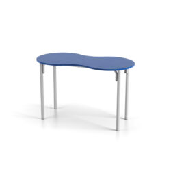 Mesa infantil de canto curvo azul com pernas metálicas cinzas em fundo branco.