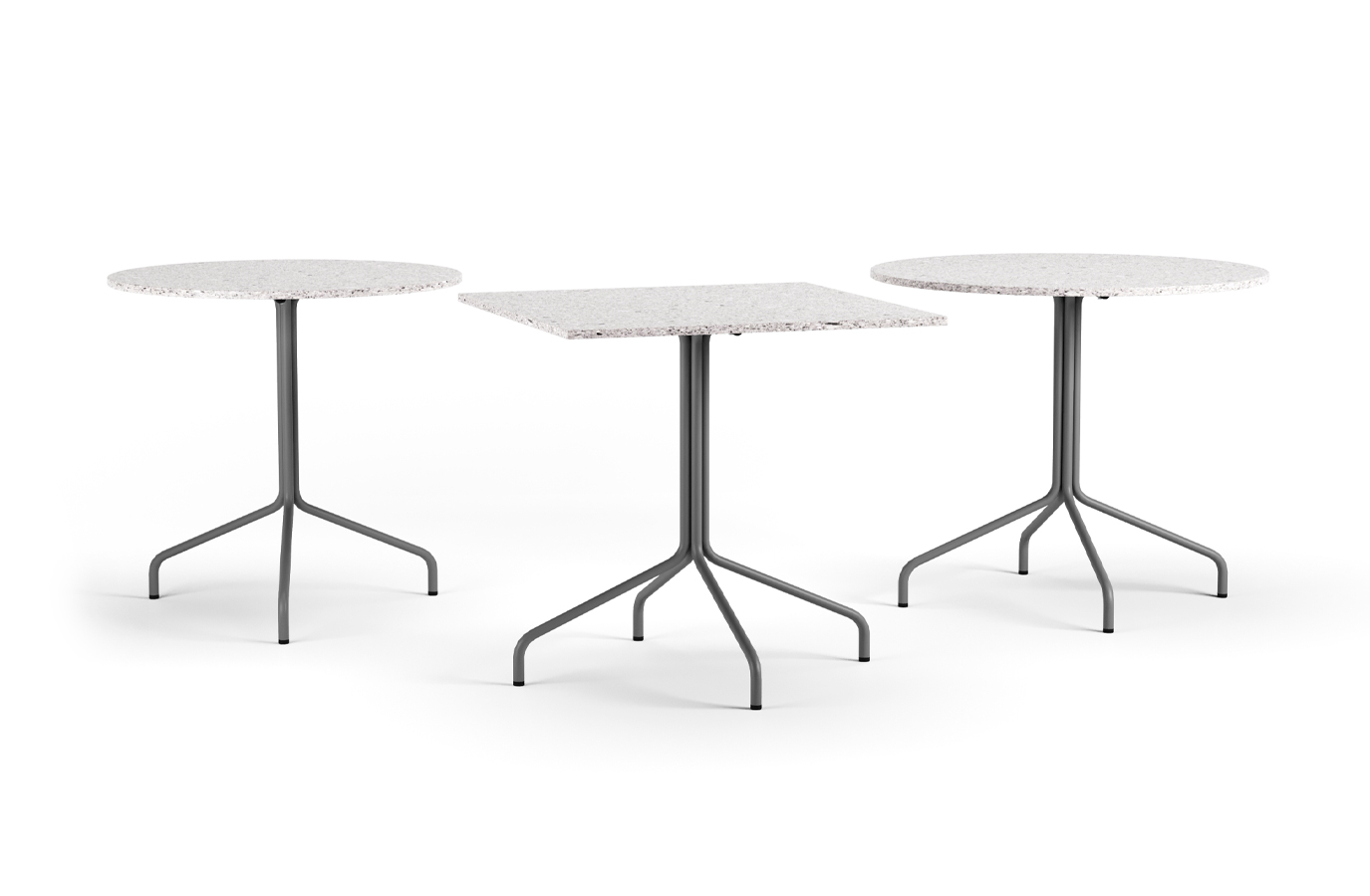 três mesas para área externa, com estrutura grafite e tampo em placa ecológica reciclada.