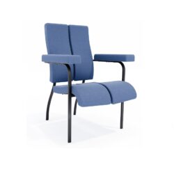 poltrona confortável estofada azul