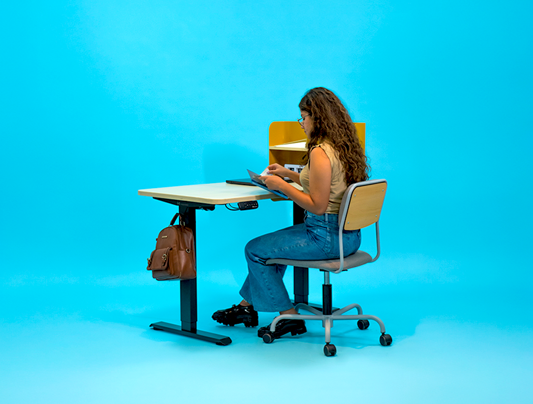 Lançamento da Maqmóveis: mesas com regulagem elétrica de altura